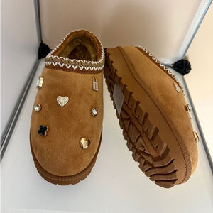 Women's Studded Charm Platform Mule Slippers Tan Size 5.5 NWT
